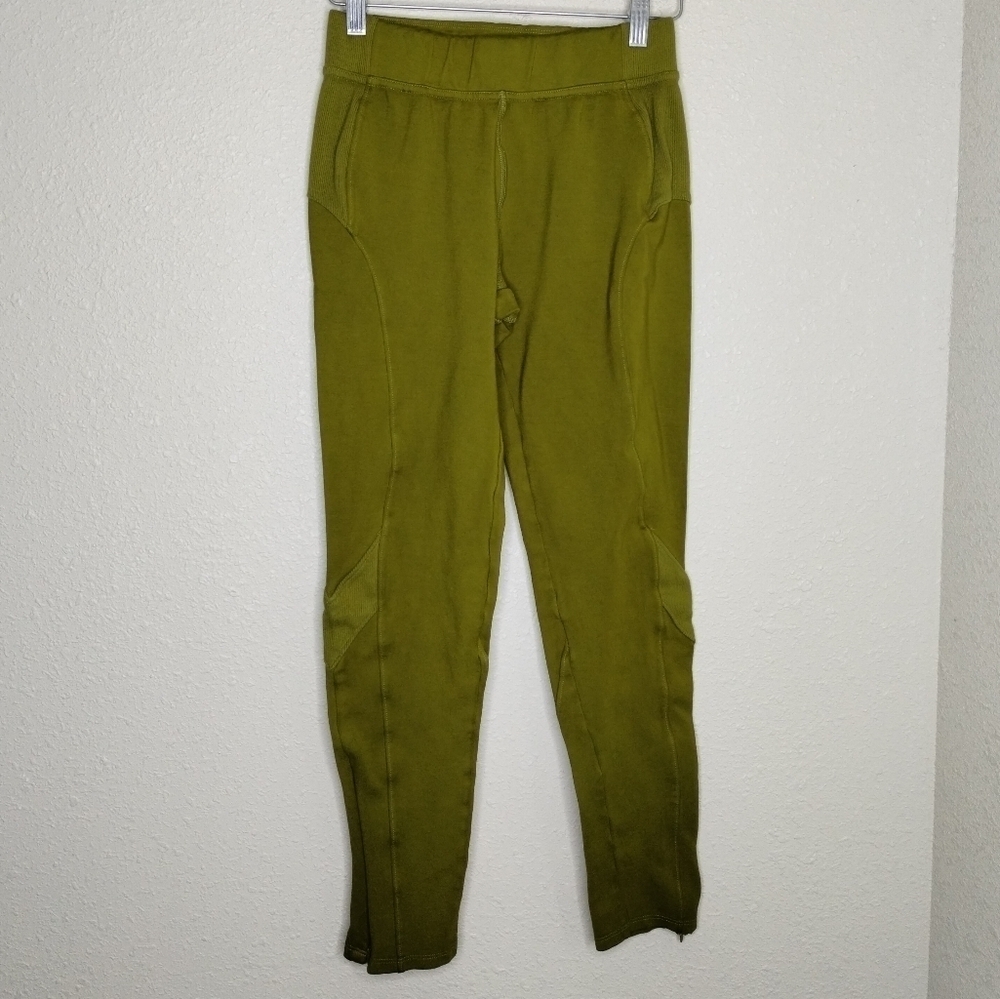 Free People Movement Dusted Military Green Leggings With Ankle Zippers Size XS